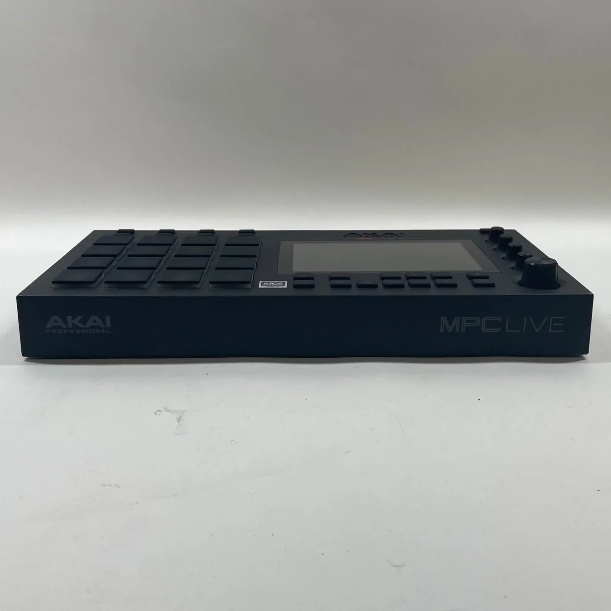AKAI Professional MPC Live Gen 1 Standalone Music Production Workstation MPCLIVE - Image 4